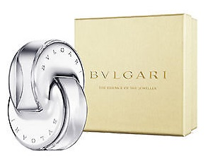 Parfem Bvlgari Omnia Crystaline v strieborno-čírom prevedení. 