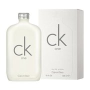 Parfém odznačky Calvin Klein typu One so striebornou krabičkou.