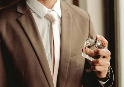 Pánsky parfum do kancelárie aj na stavbu