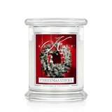 Kringle Candle Christmas Stroll vonná sviečka stredná 2-knôtová (411 g)
