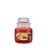 Country Candle Warm Apple Pie vonná sviečka mini 1-knôtová (104 g)