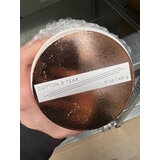 Paddywax GLOW IVORY COTTON & TEAK 3-knôtová vonná sviečka s medeným vrchnákom (17oz / 482g)