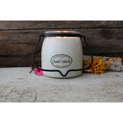 MILKHOUSE CANDLE Sweet Woods vonná sviečka BUTTER JAR 2-knôtová (454 g)