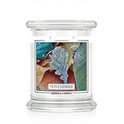 Kringle Candle Novembrrr vonná sviečka stredná 2-knôtová (411 g)