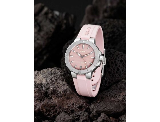 oris-ladies-quis-date-pink-01-733-7770-4158-07-4-18-66fc-emotional-2.jpg